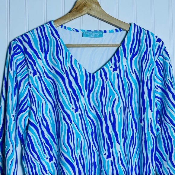 NOT FOR SALE Anthony’s Resort Wear Top  Blue Chevron V Neck 3/4 Sleeve Pullover - Picture 2 of 6